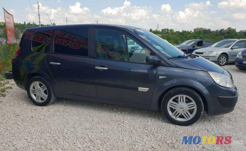 2006' Renault Grand Scenic photo #1
