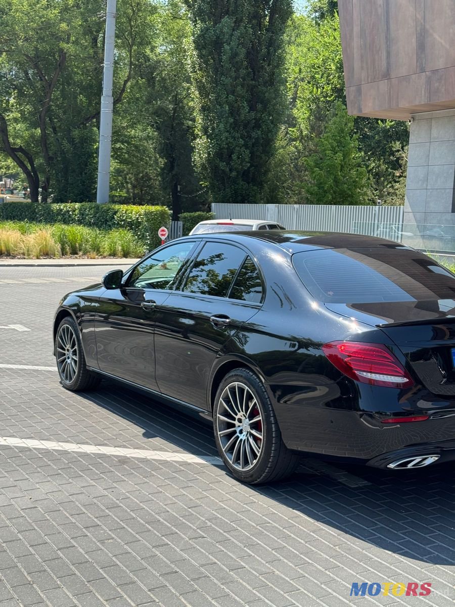2017' Mercedes-Benz E-Class photo #6