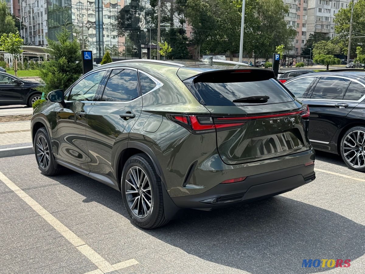 2022' Lexus Nx Series photo #5