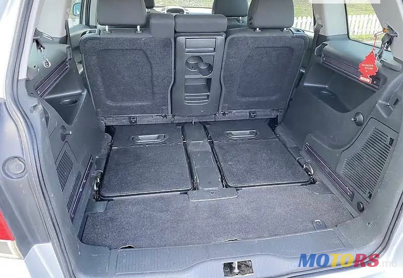 2007' Opel Zafira photo #2