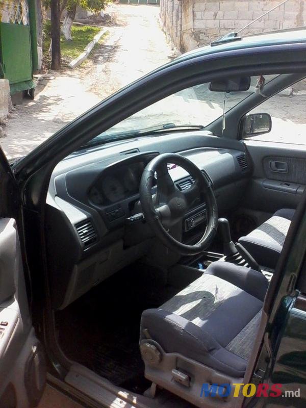 1997' Mitsubishi Space Runner photo #3