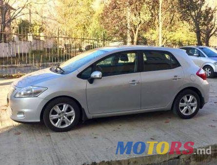2010' Toyota Auris photo #2