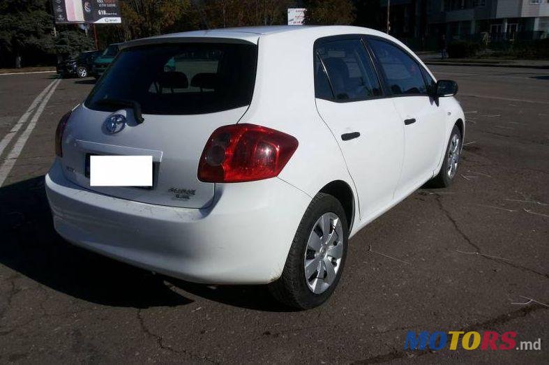 2007' Toyota Auris photo #1