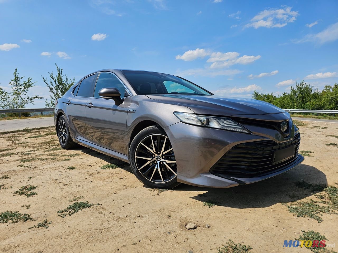 2018' Toyota Camry photo #2