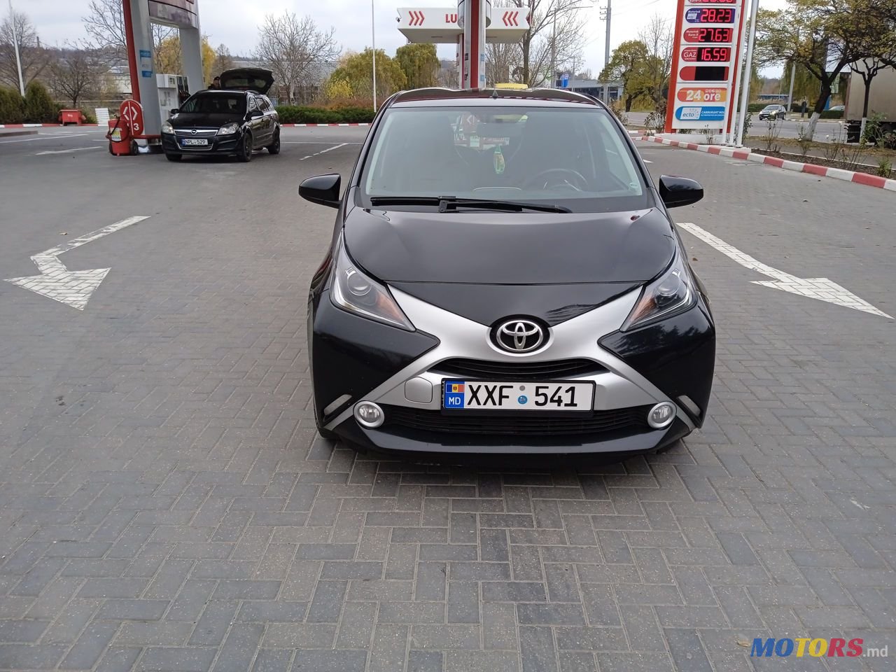 2017' Toyota Aygo photo #2