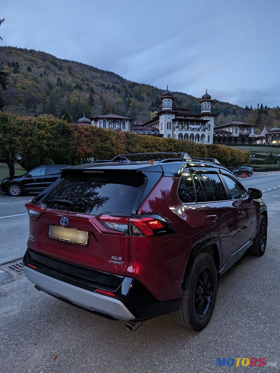 2020' Toyota RAV4 photo #5