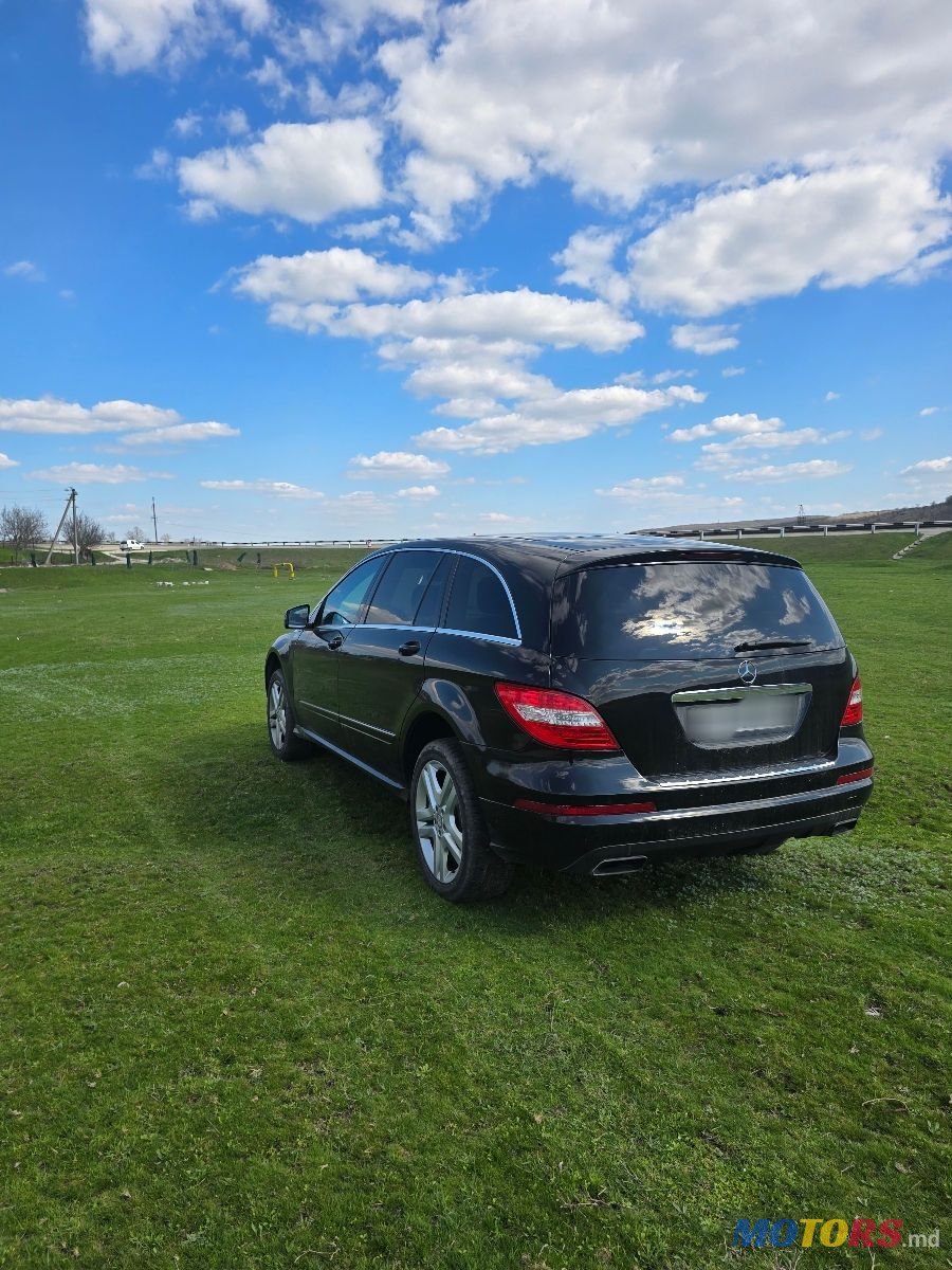 2012' Mercedes-Benz R-Class photo #3