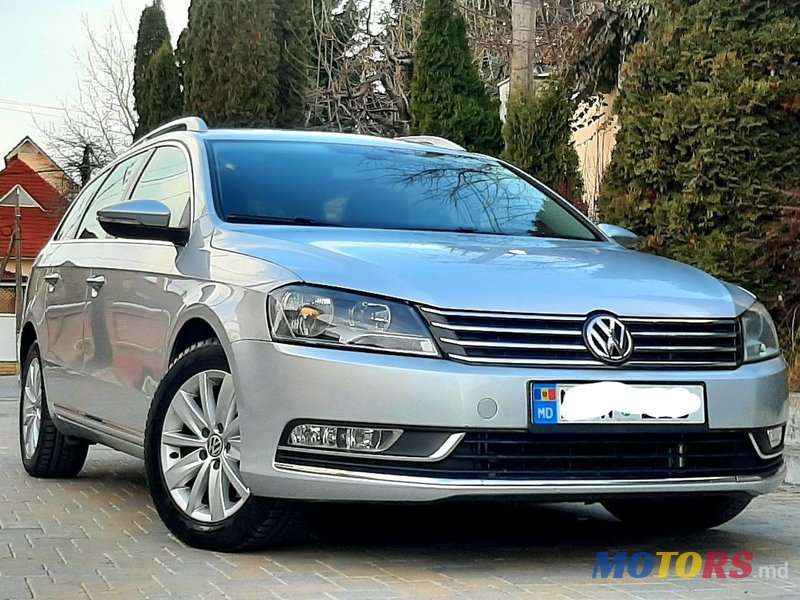 2012' Volkswagen Passat photo #6