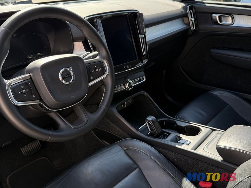2018' Volvo XC40 photo #6