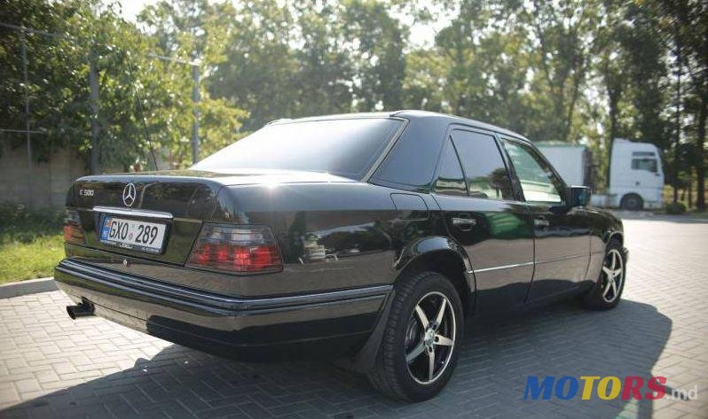 1994' Mercedes-Benz 124 photo #1