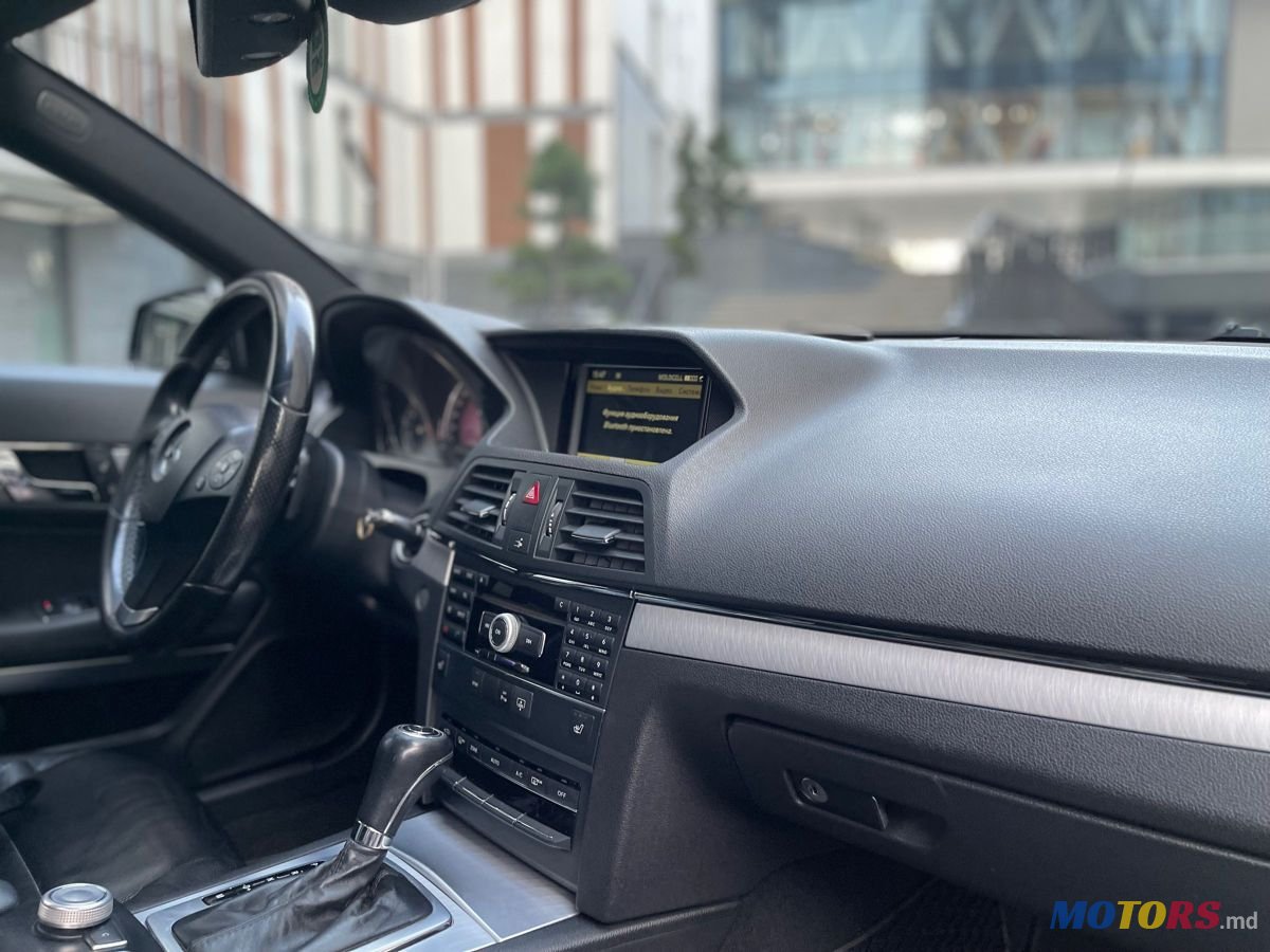 2011' Mercedes-Benz E-Class photo #5