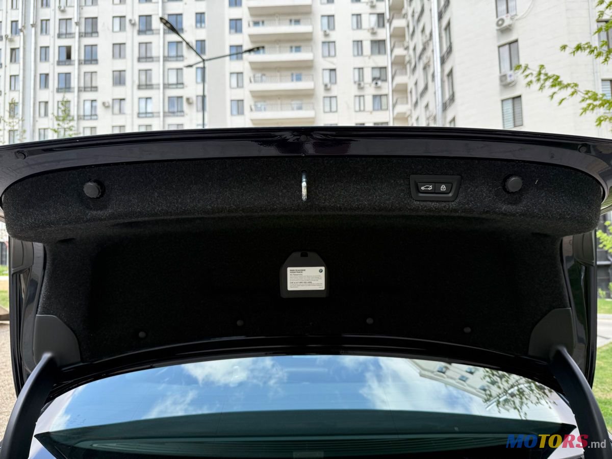 2018' BMW 5 Series photo #6