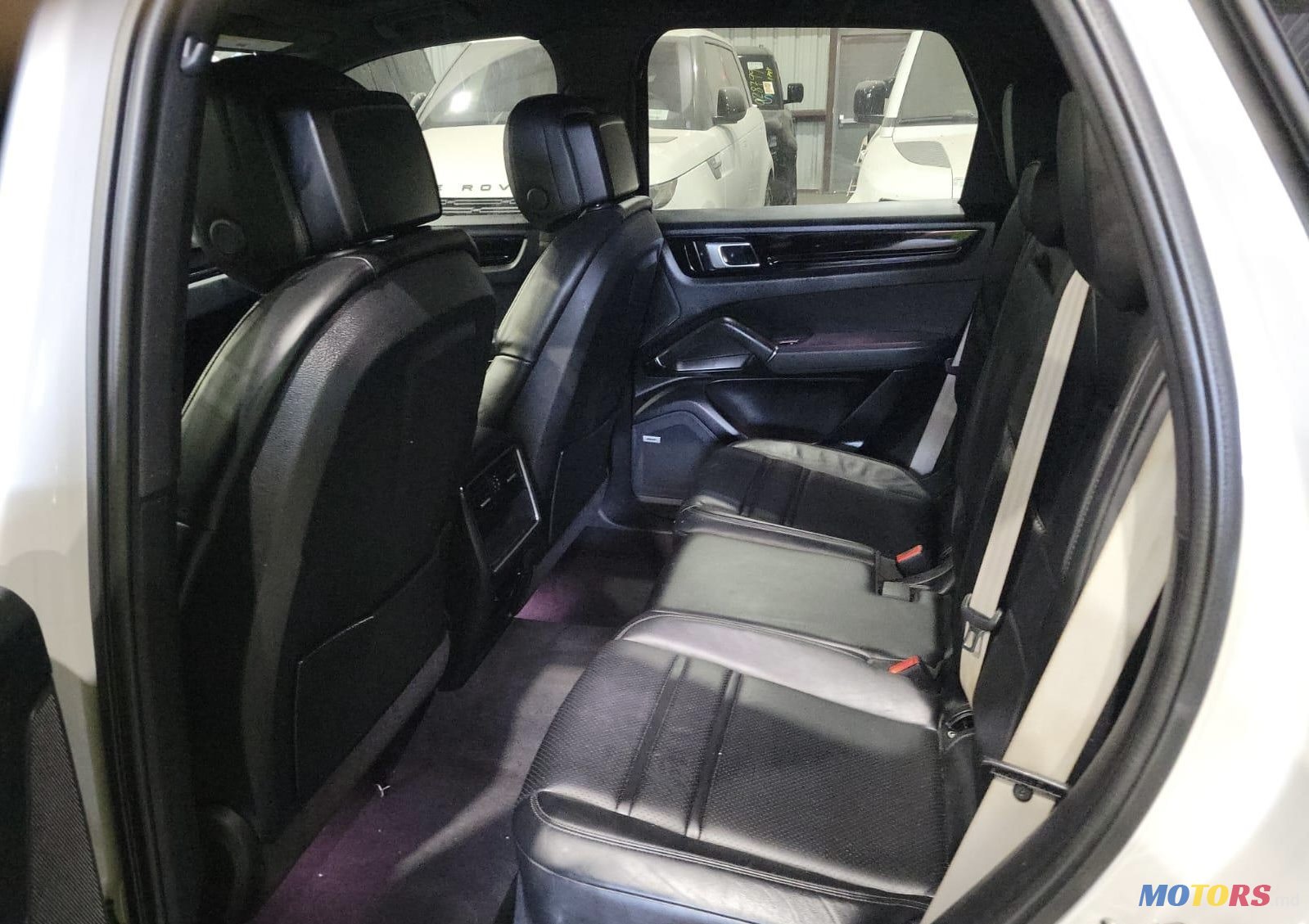 2020' Porsche Cayenne Ehybrid photo #6