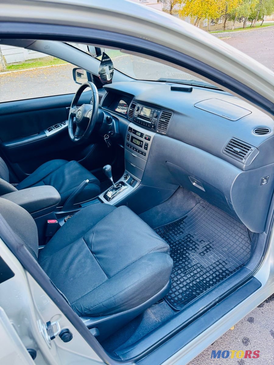 2005' Toyota Corolla photo #5