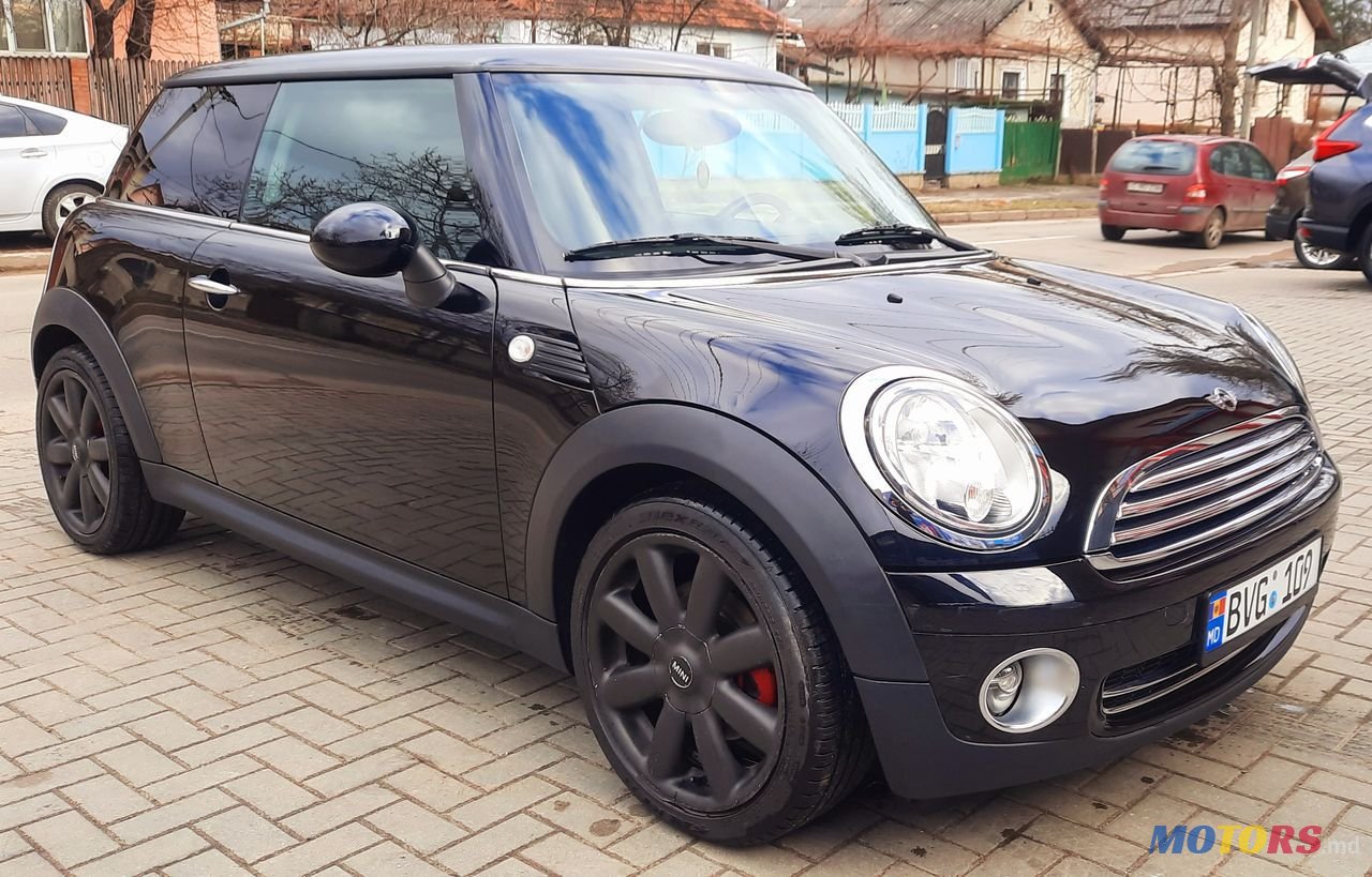 2010' MINI Cooper photo #2