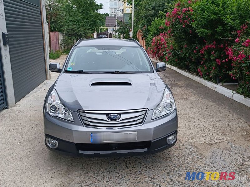 2009' Subaru Outback photo #1