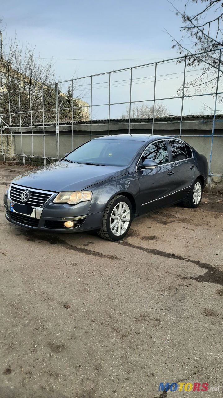 2010' Volkswagen Passat photo #1