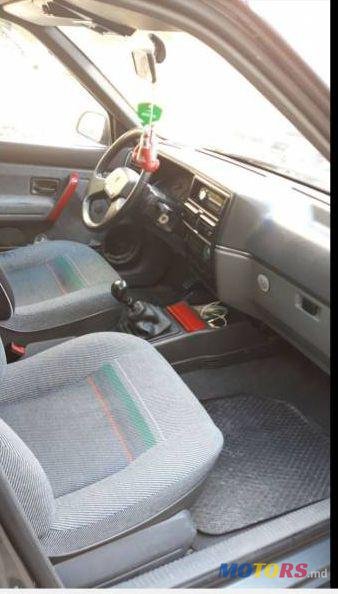 1992' Renault 19 photo #2