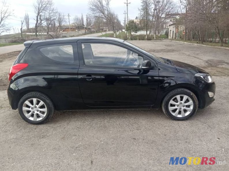 2013' Hyundai i20 photo #5