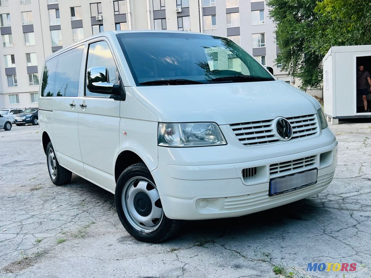 2010' Volkswagen Transporter photo #4