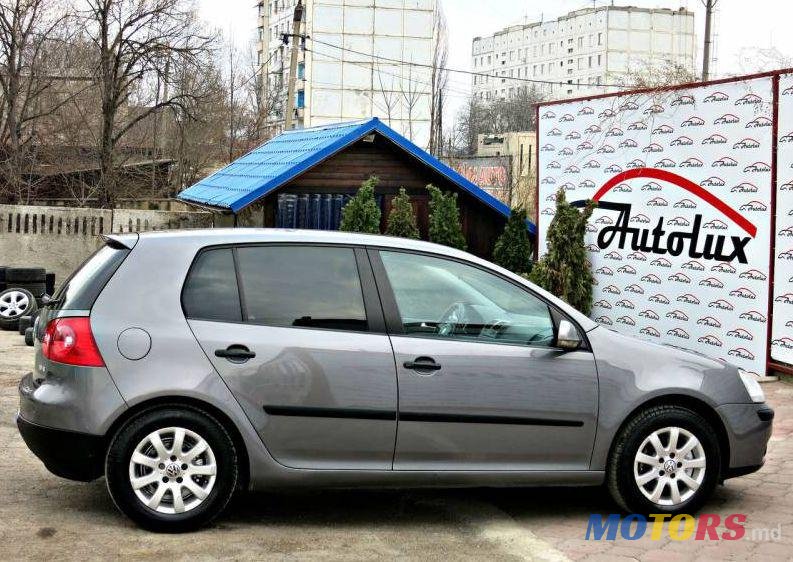 2006' Volkswagen Golf photo #2