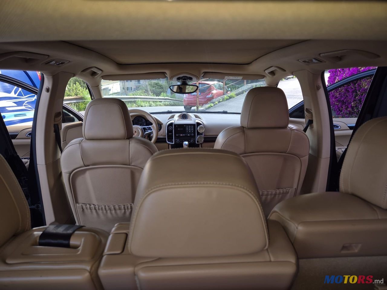 2016' Porsche Cayenne photo #3