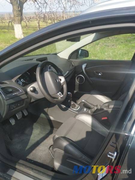 2012' Renault Megane photo #6