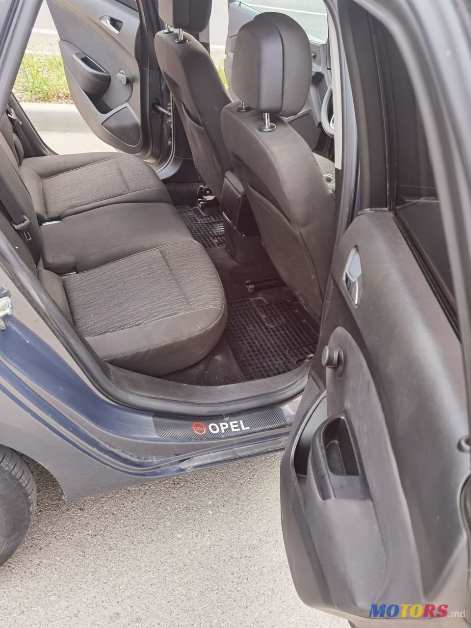 2013' Opel Astra photo #3