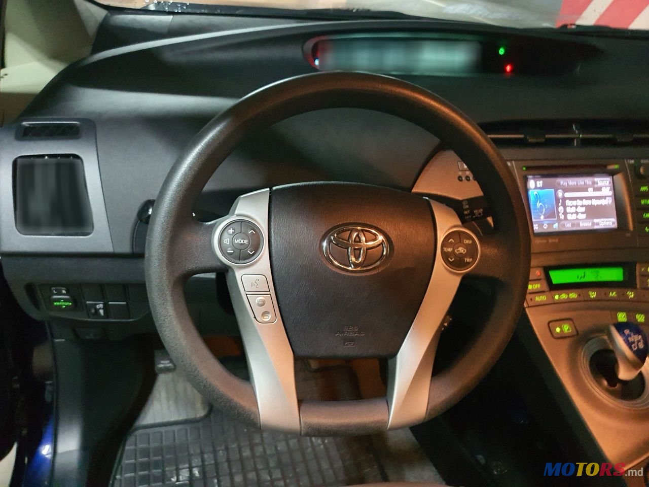 2012' Toyota Prius photo #2