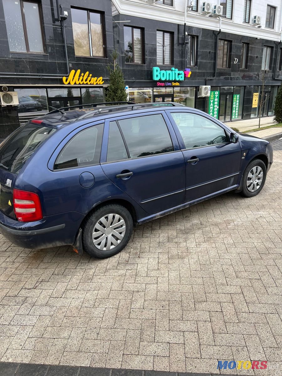 2001' Skoda Fabia photo #3