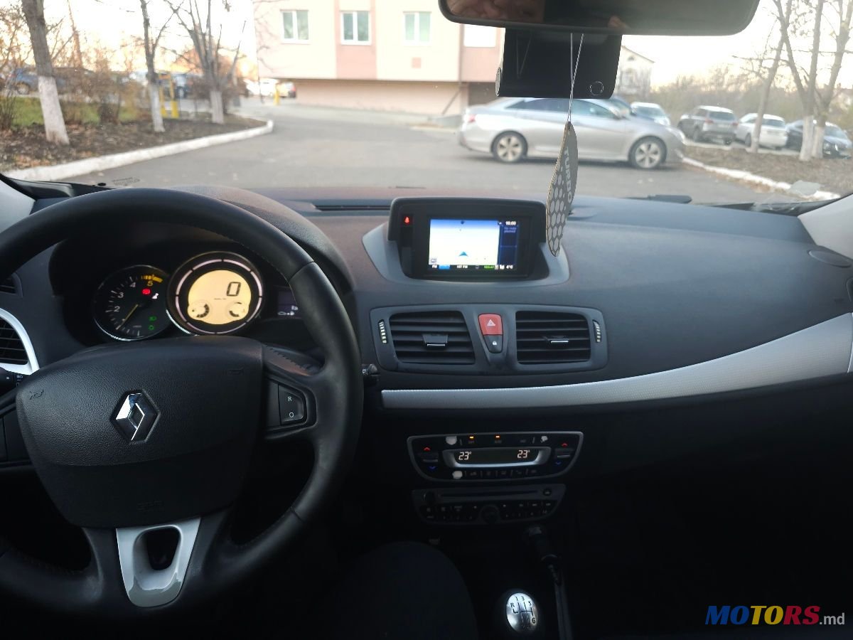 2010' Renault Megane photo #5