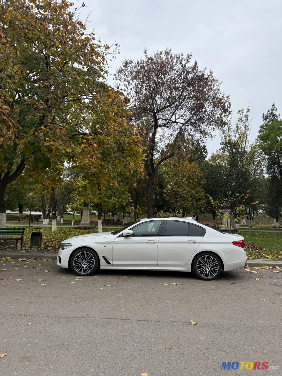 2020' BMW 5 Series photo #3