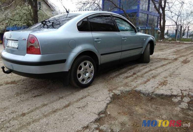 2002' Volkswagen Passat photo #1