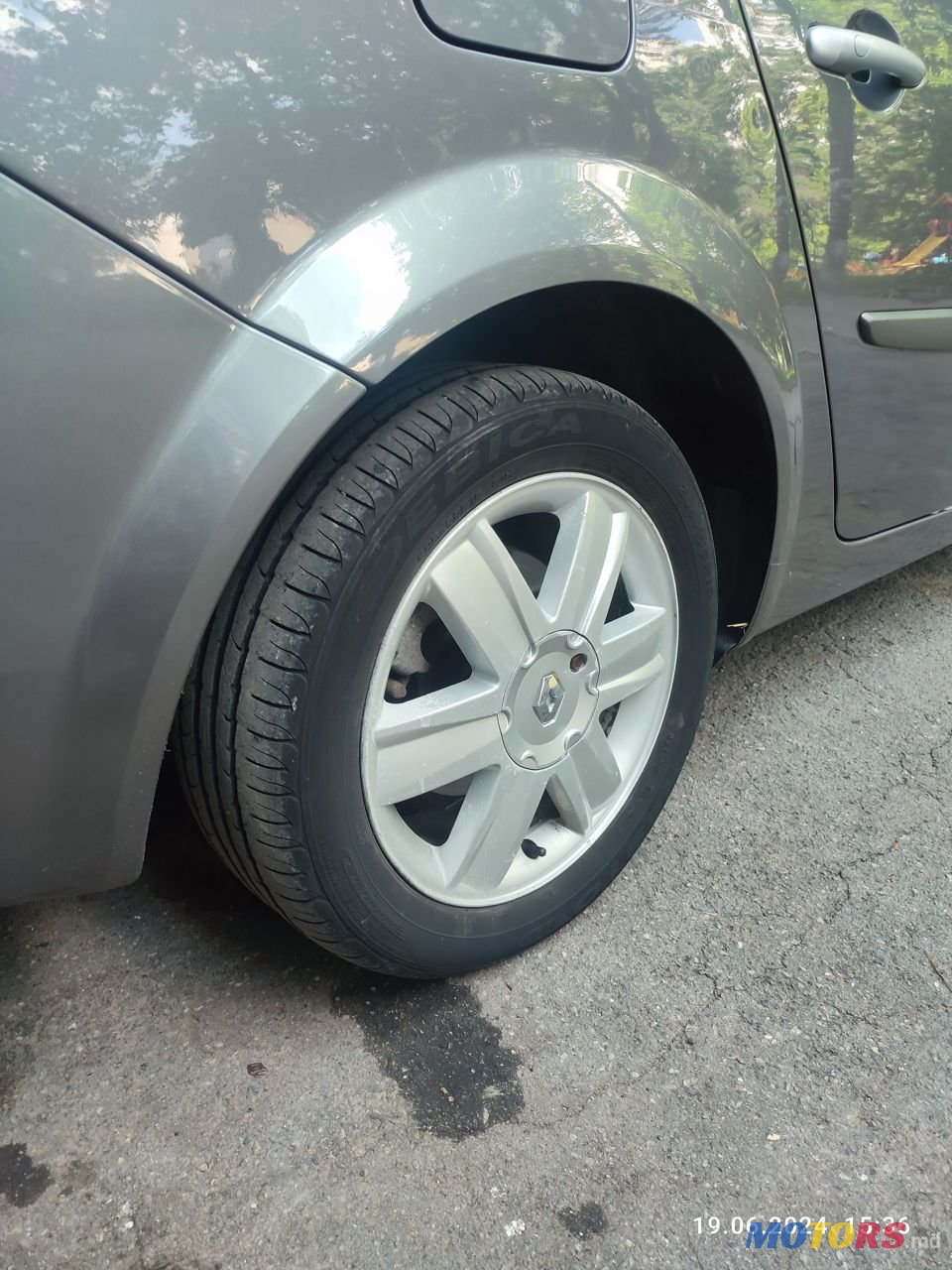 2005' Renault Grand Scenic photo #2