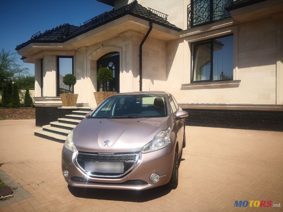 2013' Peugeot 208 photo #1