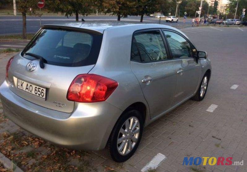 2007' Toyota Auris photo #1