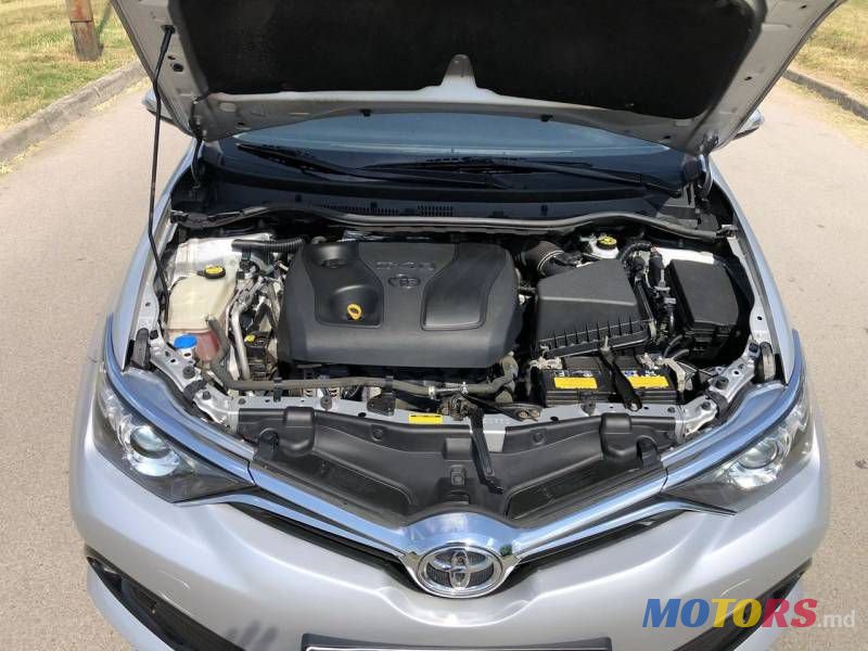 2016' Toyota Auris photo #5