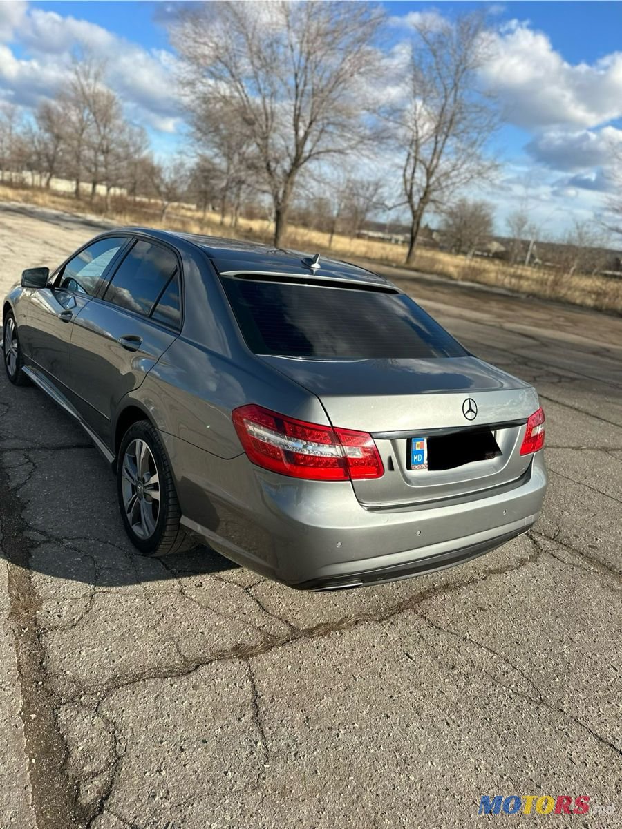 2010' Mercedes-Benz E-Class photo #4