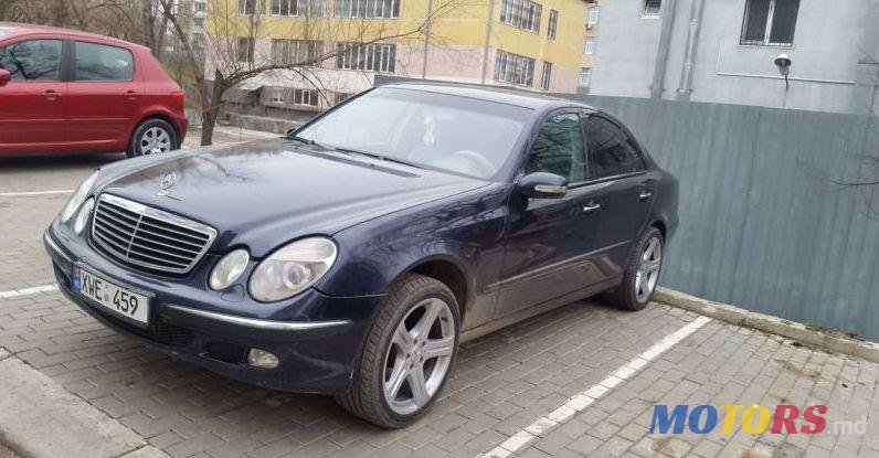 2004' Mercedes-Benz E photo #2