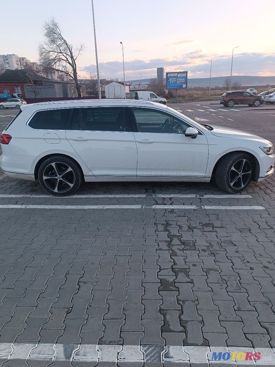 2017' Volkswagen Passat photo #6