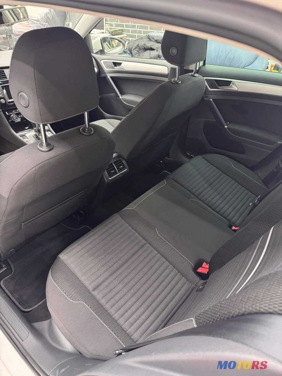 2014' Volkswagen Golf photo #4