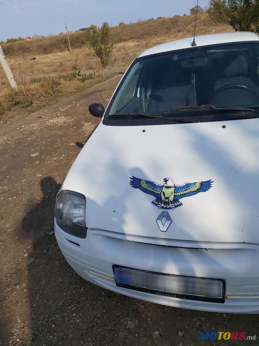 2002' Renault Clio photo #4