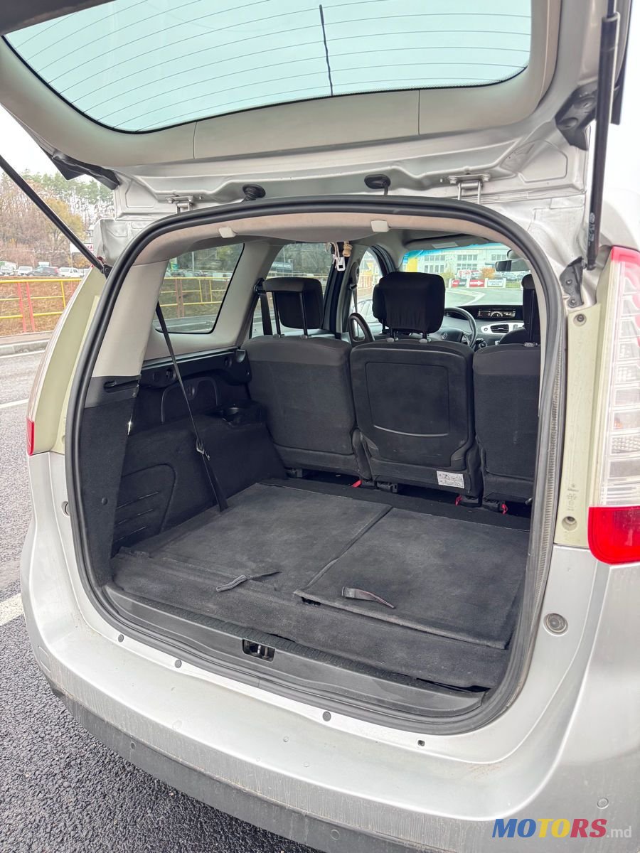 2013' Renault Grand Scenic photo #6