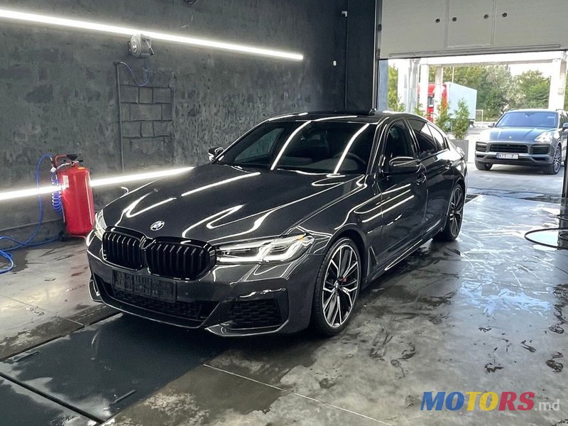 2021' BMW 5 Series photo #2