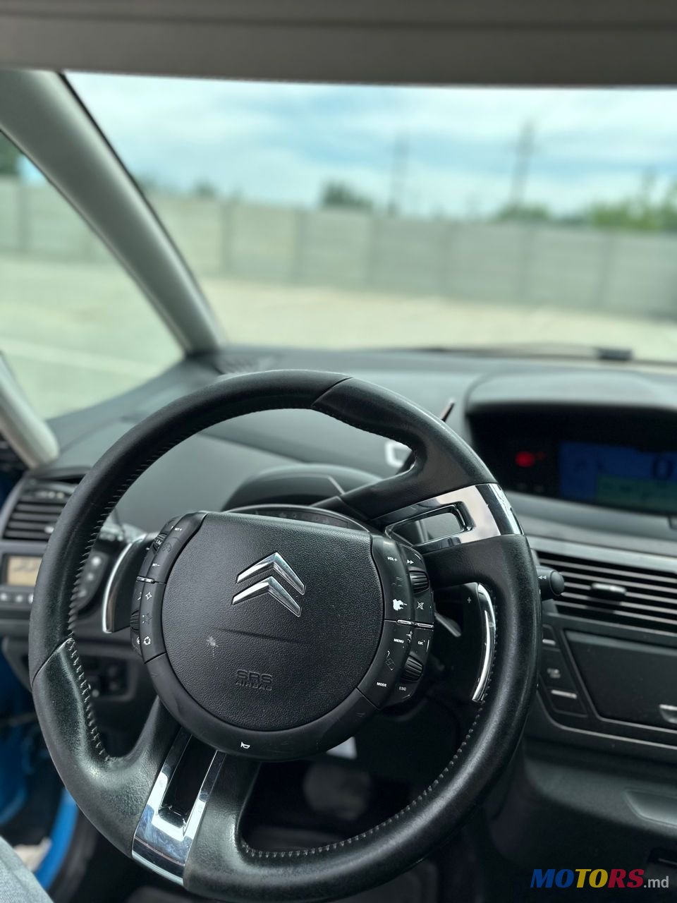 2009' Citroen C4 Picasso photo #5