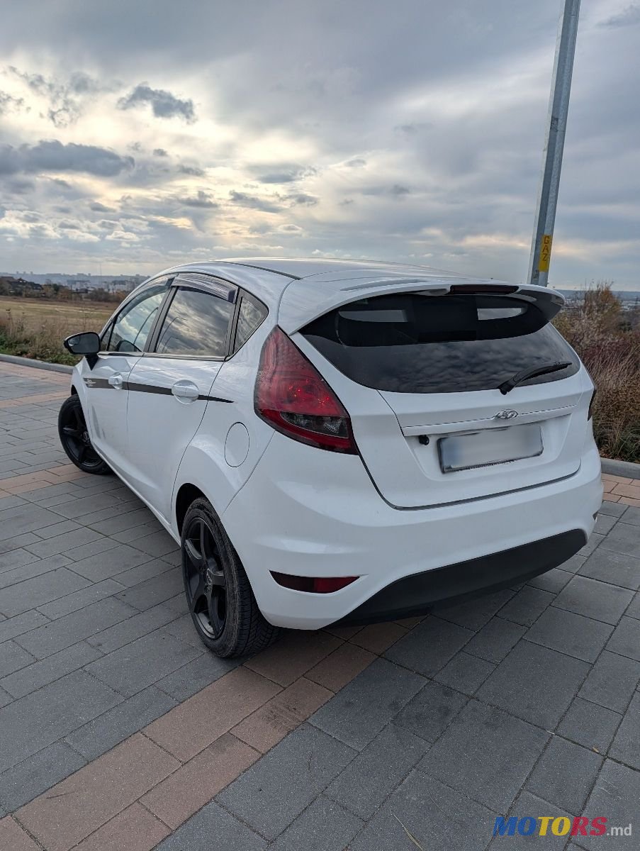 2009' Ford Fiesta photo #4