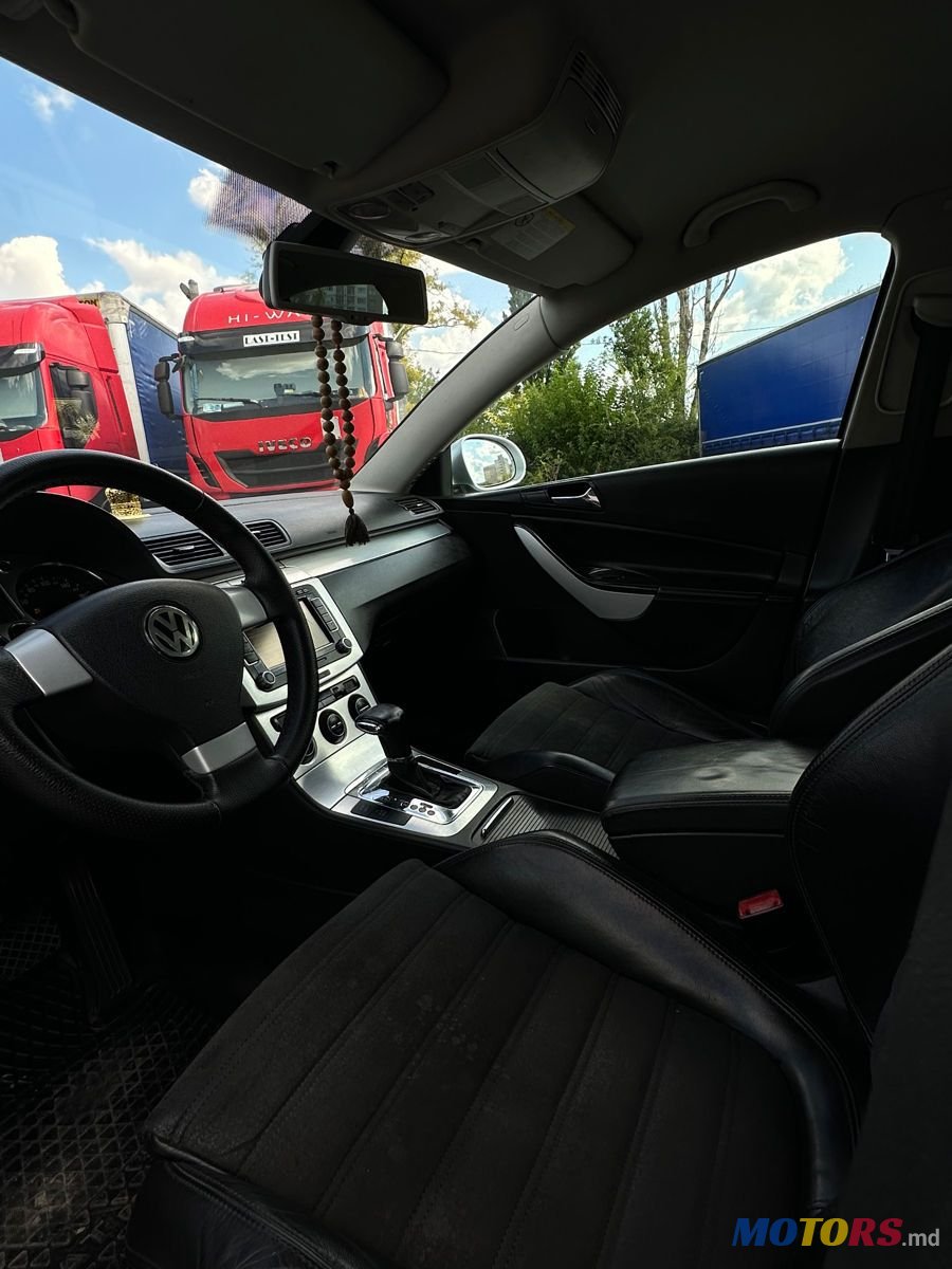 2008' Volkswagen Passat photo #6