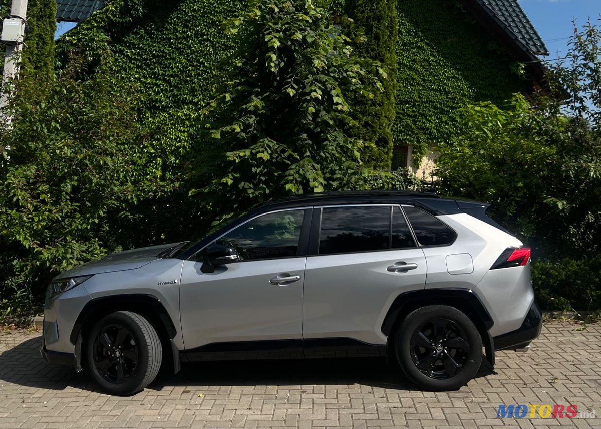 2020' Toyota RAV4 photo #3