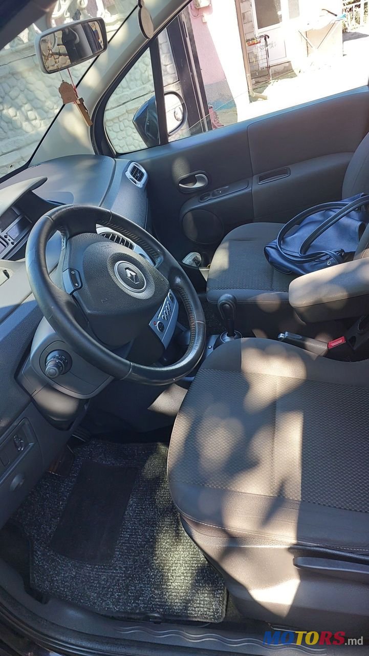 2010' Renault Modus photo #6