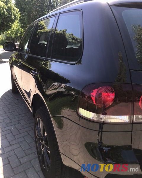 2004' Volkswagen Touareg photo #4